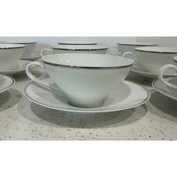 96 Piece ROSENTHAL BONE CHINA Service For 12 - Picture 9 of 10